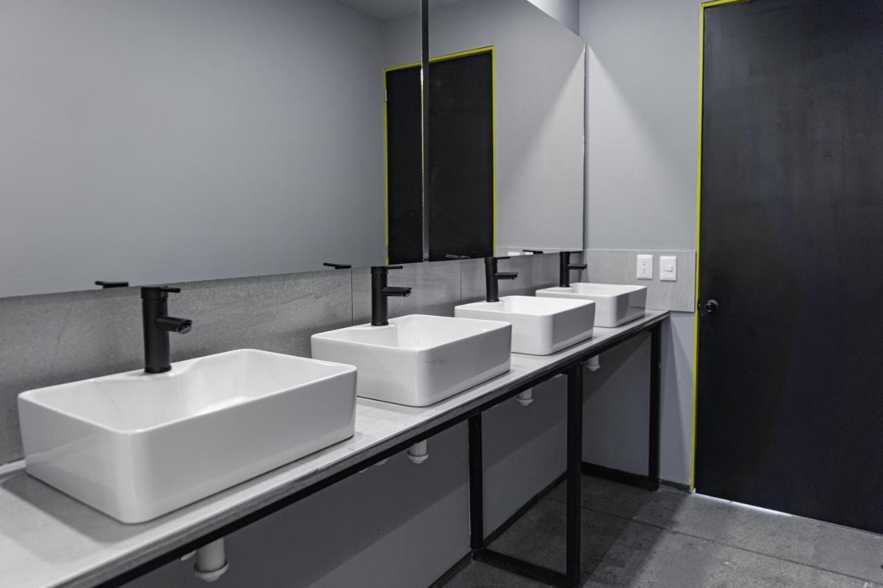 Check Inn Hostal Aeropuerto Gdl Las Pintas Екстер'єр фото